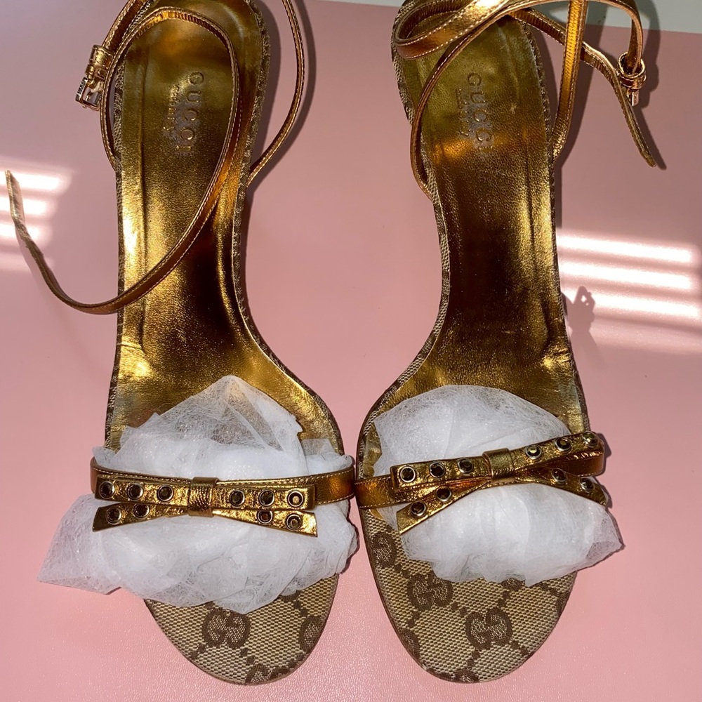 Gucci heels🥂